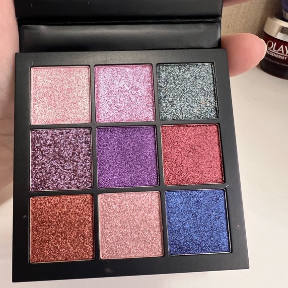 Huda Beauty Gemstones Obsessions Shadow Palette - Picture 4 of 5
